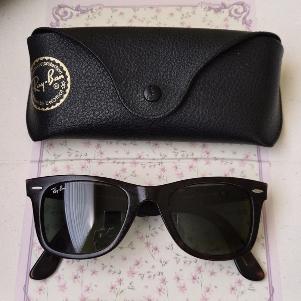 Ray-Ban Black Sunglasses